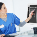 Medical-grade monitory vhodné pro použití ve zdravotnictví