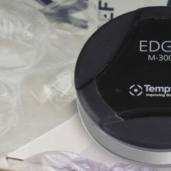 Zebra M-300/M-300-P jsou kompaktní a opakovaně použitelné senzory s vyměnitelnou lithiovou baterií. Umožňuje snadné nastavení a okamžité sledování pomocí chytrých telefonů a dalších zařízení podporujících Bluetooth.