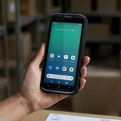 Newland MT93 Megattera Pro je mobilní terminál s operačním systémem Android 13, který kombinuje uživatelsky přívětivé rozhraní s odolným, ale tenkým vnějším povrchem.