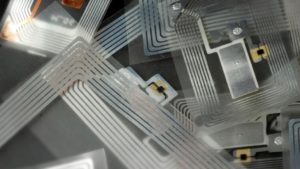 RFID štítky umožňují snadné sledování zásob.
